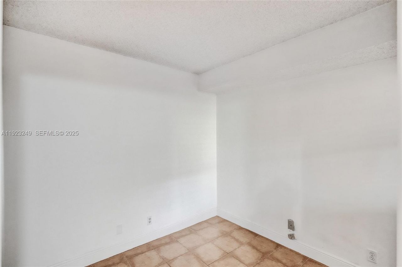 15555 N Miami Lakeway N, Unit 207, Miami Lakes, FL 33014 Photo