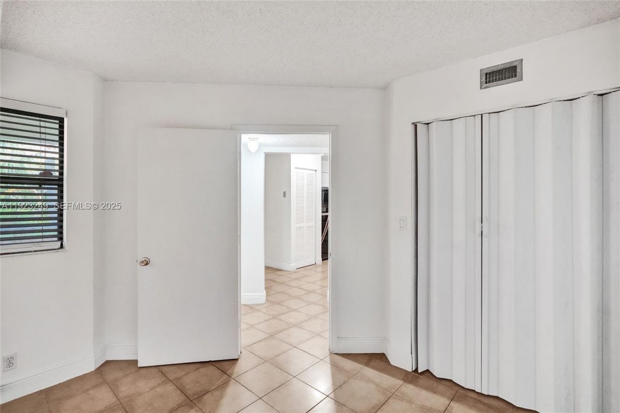 15555 N Miami Lakeway N, Unit 207, Miami Lakes, FL 33014 Photo