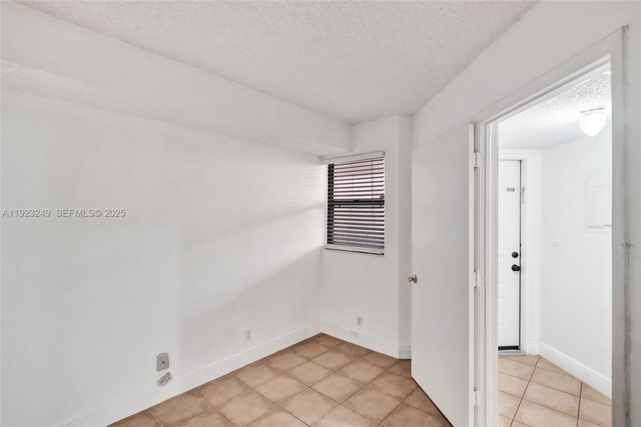 15555 N Miami Lakeway N, Unit 207, Miami Lakes, FL 33014 Photo