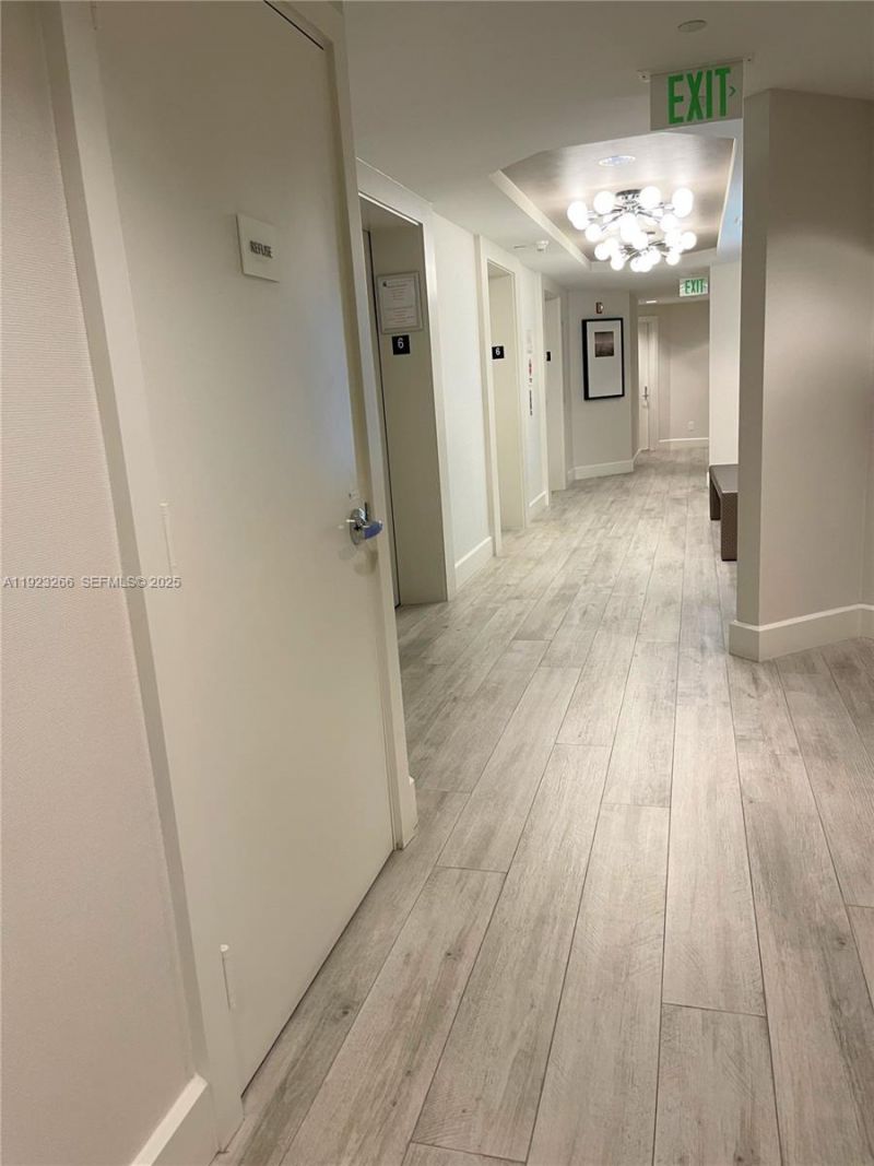 21055 Yacht Club Dr, Unit 610, Aventura, FL 33180 Photo