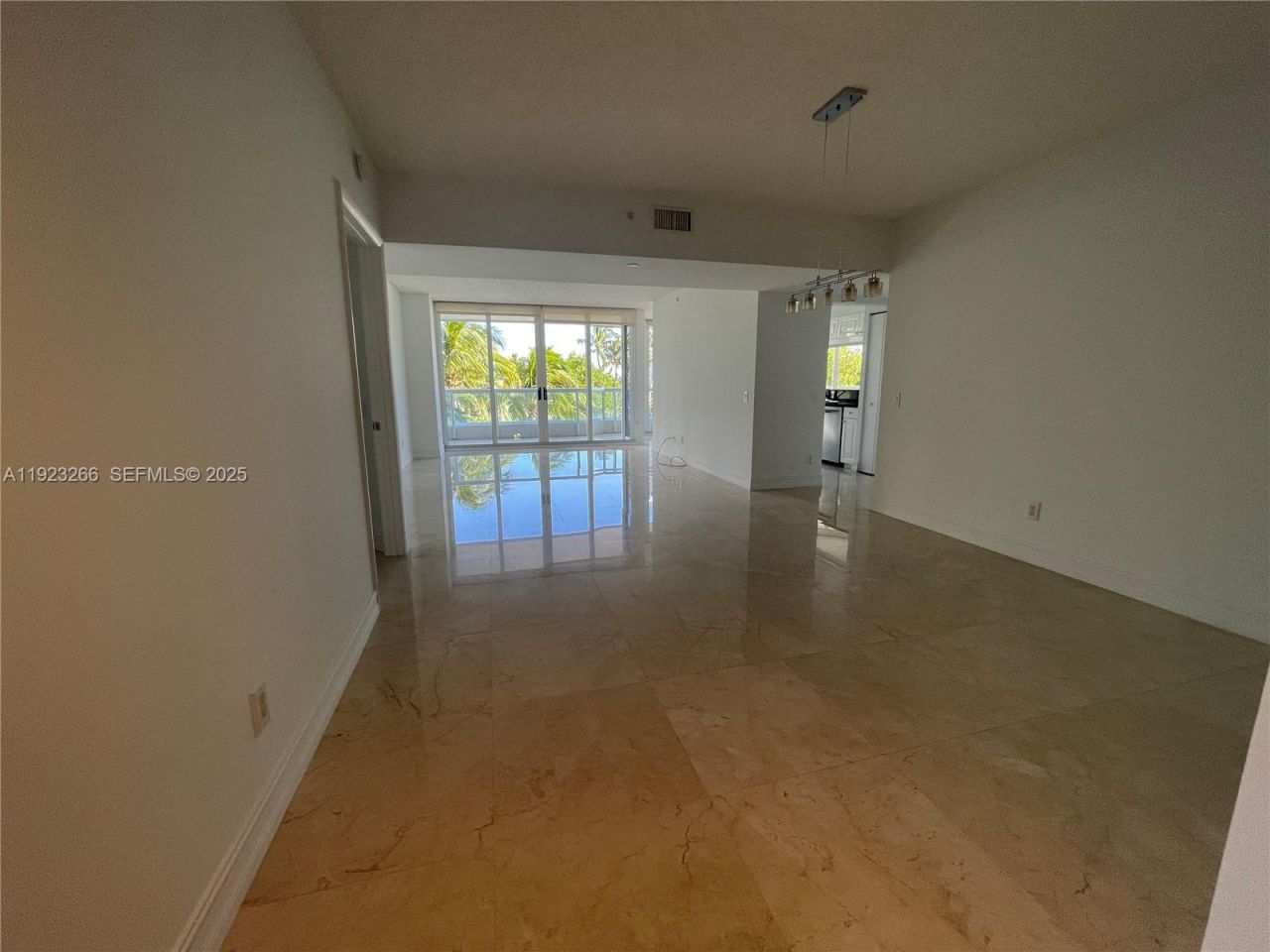 21055 Yacht Club Dr, Unit 610, Aventura, FL 33180 Photo