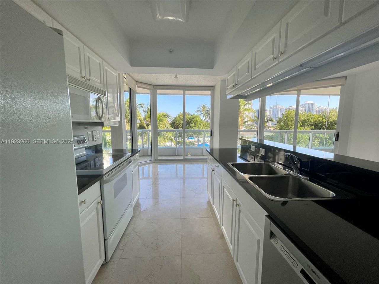 21055 Yacht Club Dr, Unit 610, Aventura, FL 33180 Photo