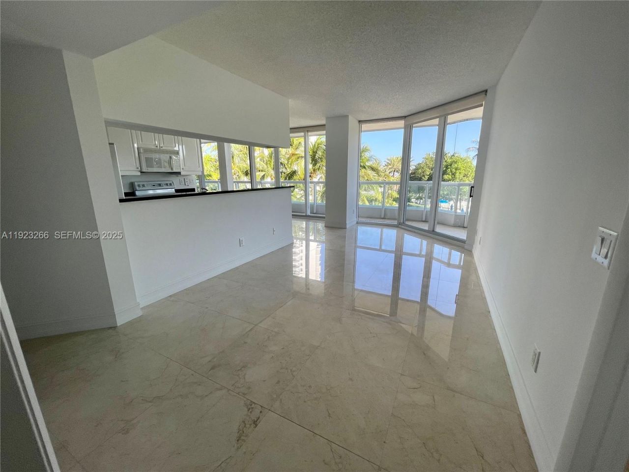 21055 Yacht Club Dr, Unit 610, Aventura, FL 33180 Photo