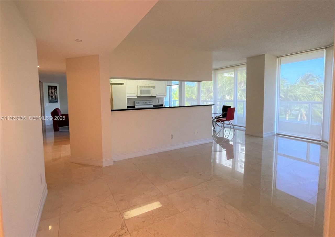 21055 Yacht Club Dr, Unit 610, Aventura, FL 33180 Photo