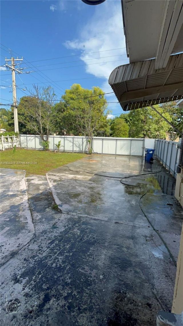 1201 NW 117th St, Miami, FL 33167 Photo