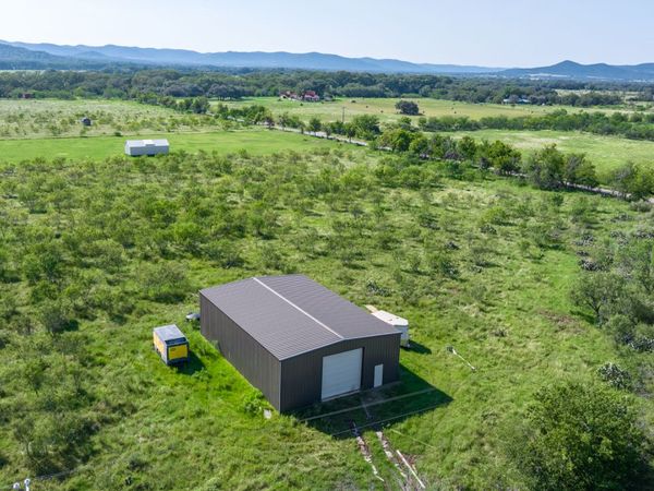 299 River View Drive, Utopia, TX 78884