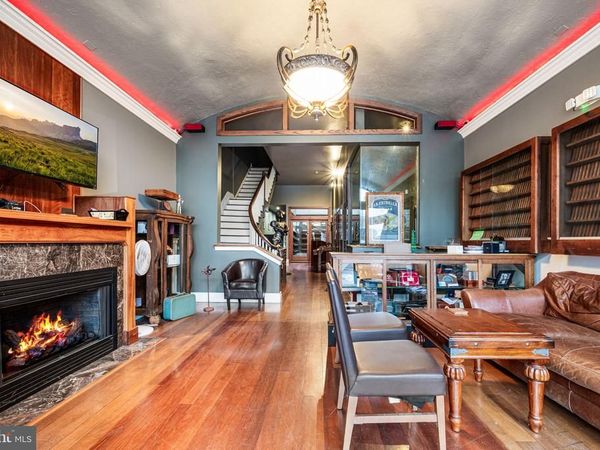 211 E HIGH STREET, POTTSTOWN, PA 19464