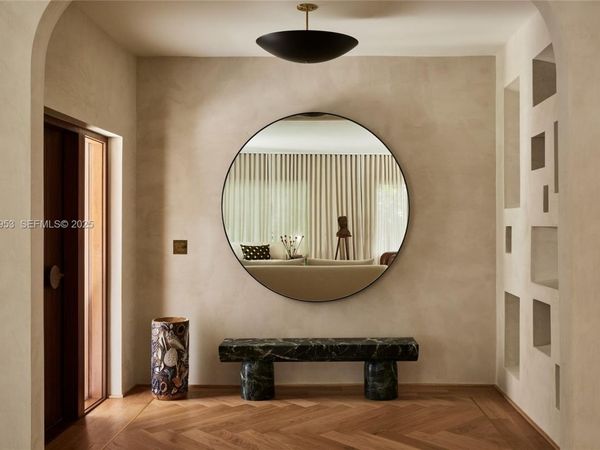 1315 Lenox Ave, Miami Beach, FL 33139