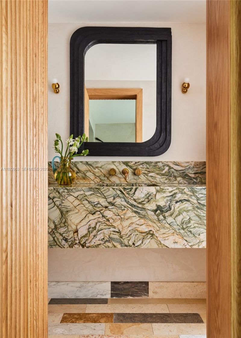 1315 Lenox Ave, Miami Beach, FL 33139 Photo