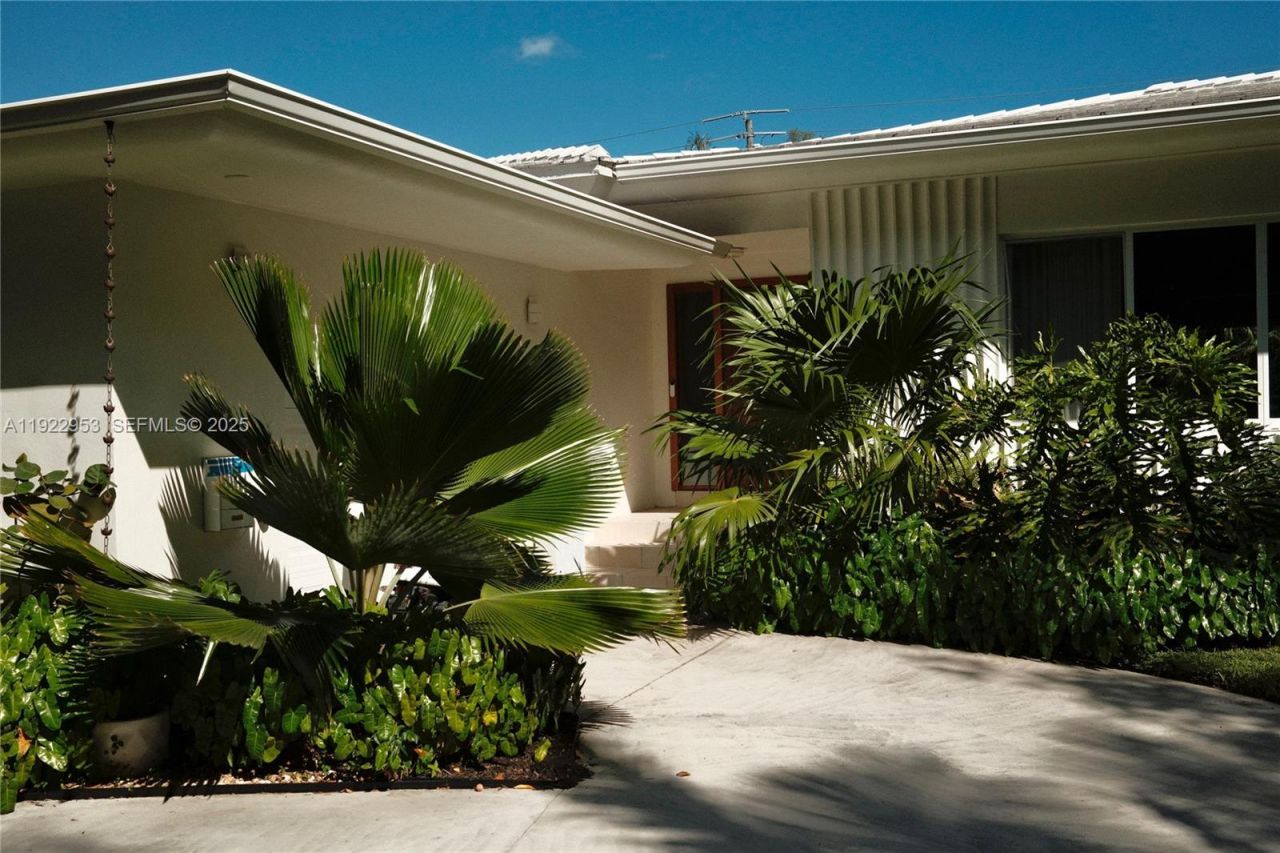 1315 Lenox Ave, Miami Beach, FL 33139 Photo