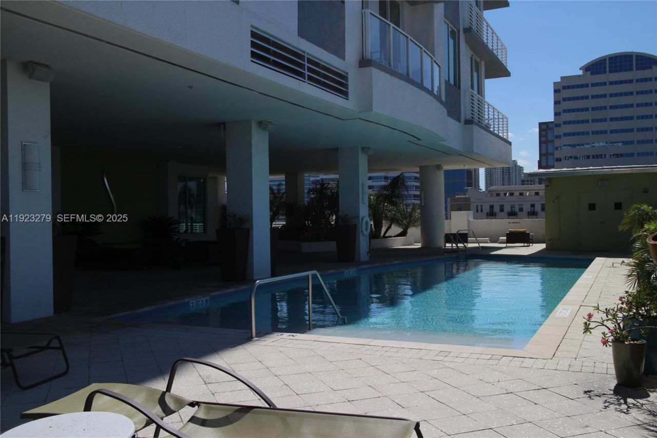 315 NE 3rd Ave, Unit 2005, Fort Lauderdale, FL 33301 Photo