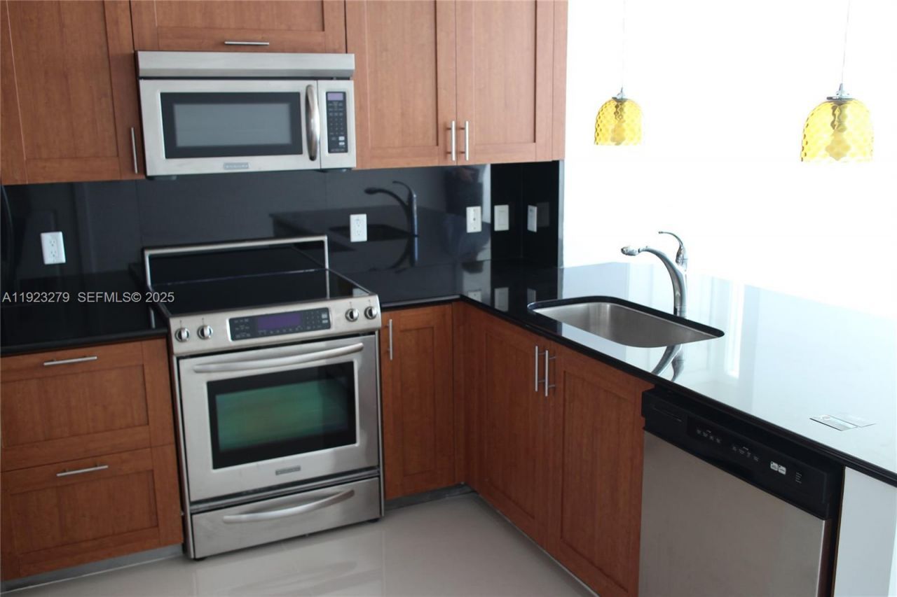 315 NE 3rd Ave, Unit 2005, Fort Lauderdale, FL 33301 Photo