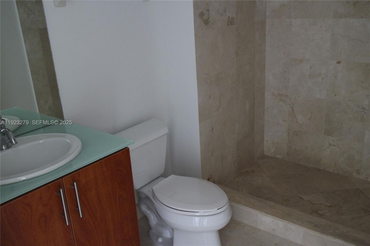 315 NE 3rd Ave, Unit 2005, Fort Lauderdale, FL 33301 Photo