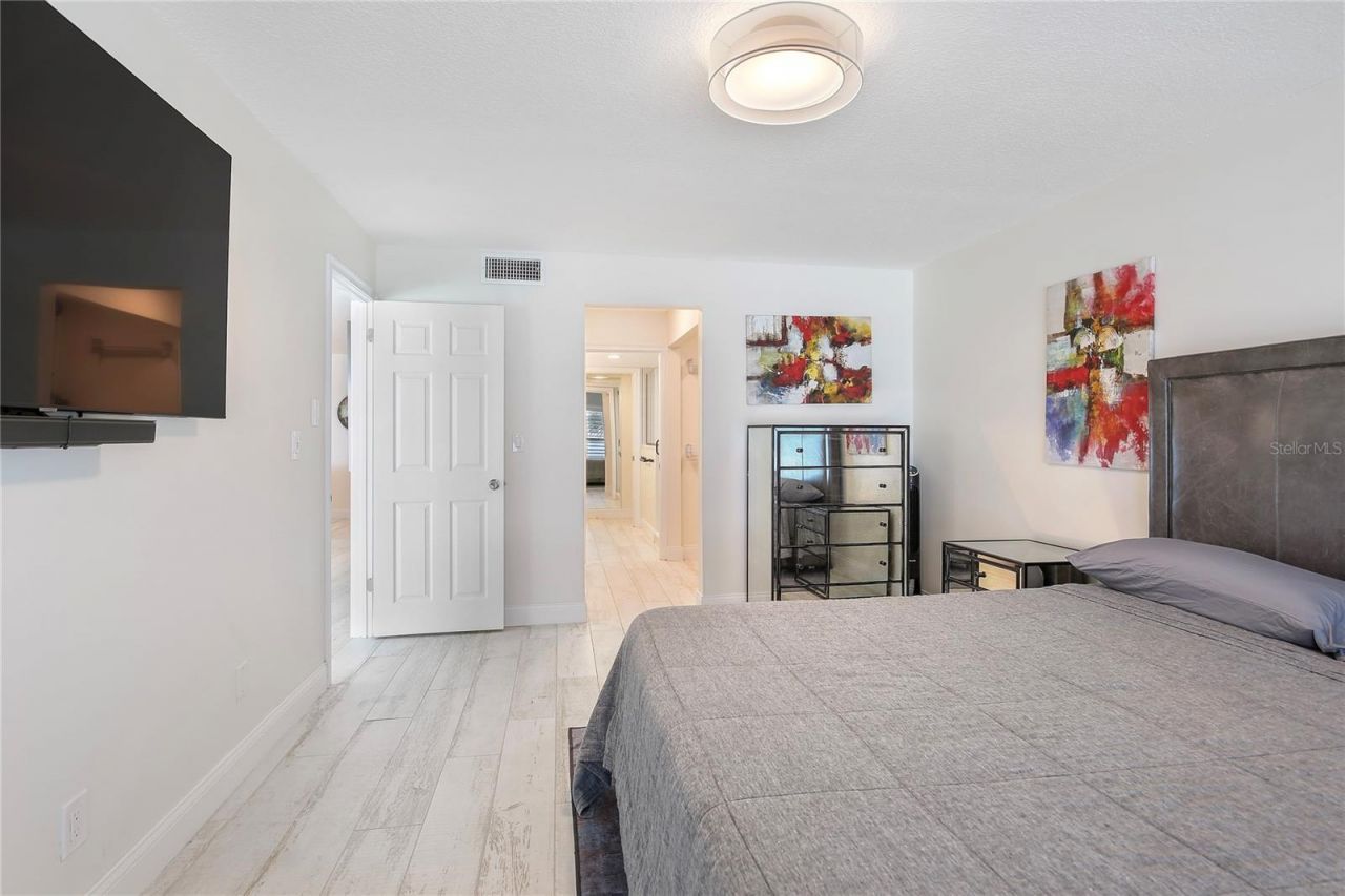 2900 Gulf Boulevard, Unit 202, Belleair Beach, FL 33786 Photo