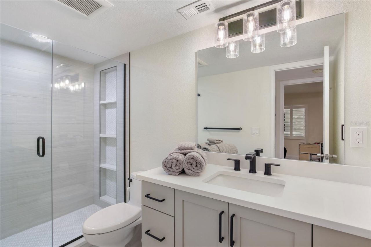 2900 Gulf Boulevard, Unit 202, Belleair Beach, FL 33786 Photo