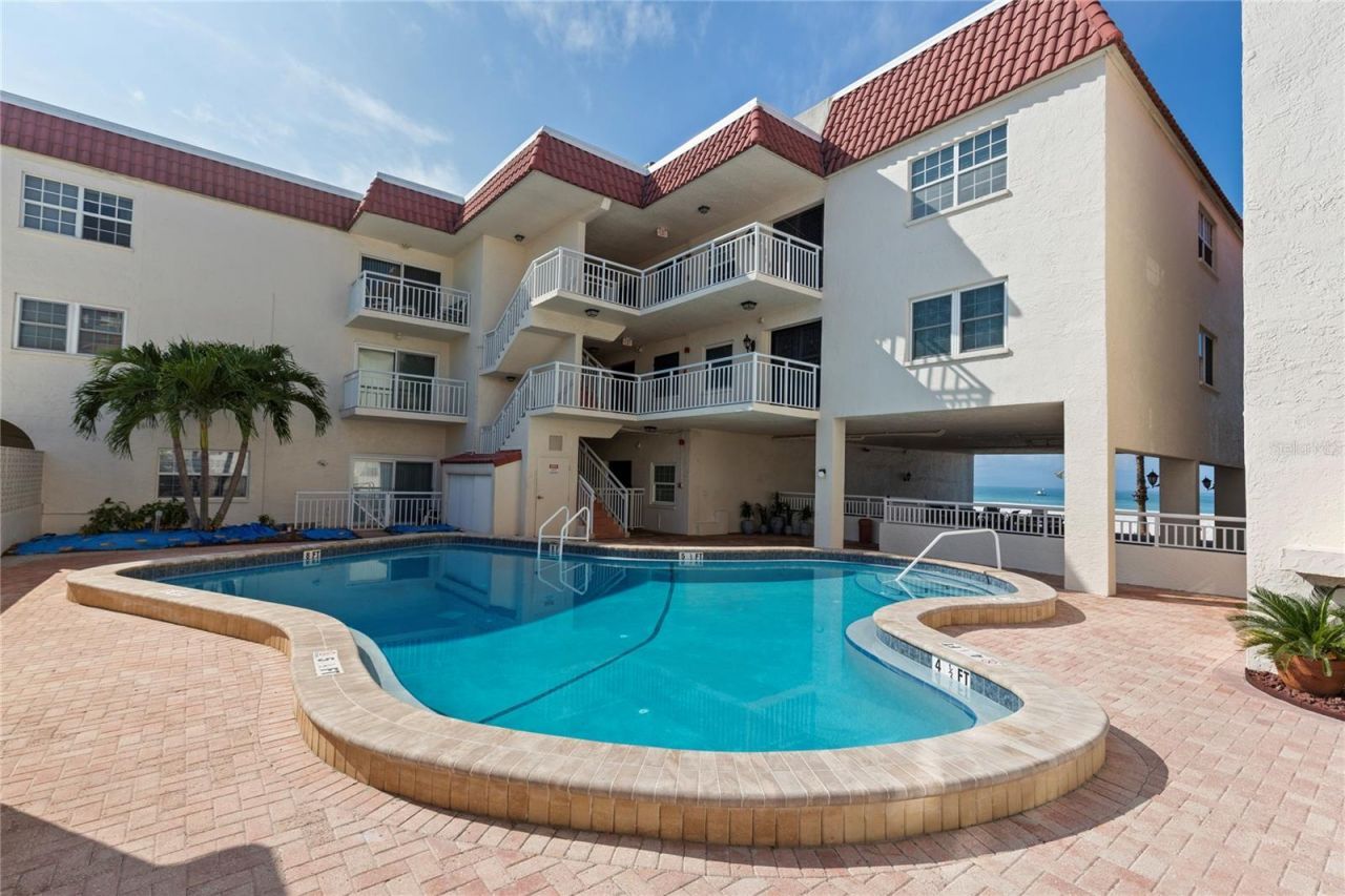 2900 Gulf Boulevard, Unit 202, Belleair Beach, FL 33786 Photo