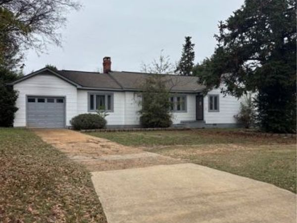 2200 Loop Road, Tuscaloosa, AL 35404