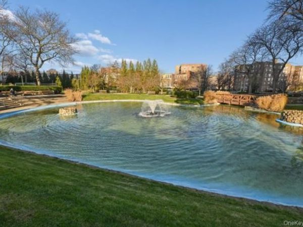 1 BAY CLUB Drive, Unit 6V, Bayside, NY 11360