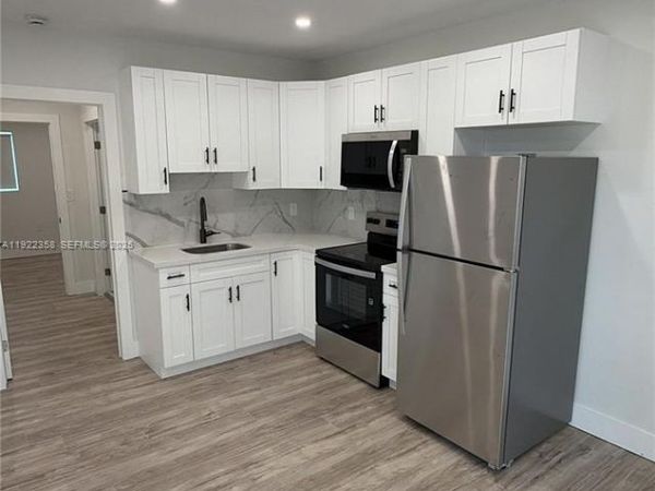 935 Jefferson Ave, Unit 10, Miami Beach, FL 33139