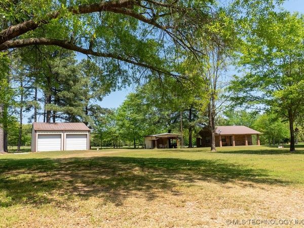 2703 E 2010 Road, Hugo, OK 74743