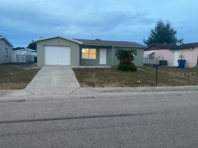 8227 Saybrook Drive, Port Richey, FL 34668 Main Photo