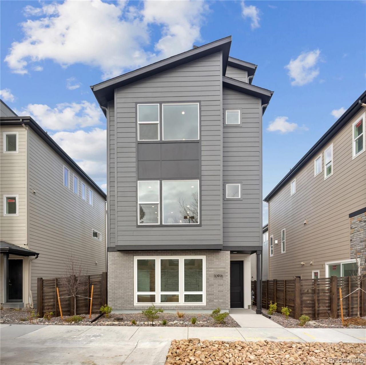 10916 E Hinsdale Circle, Englewood, CO 80112 Main Photo