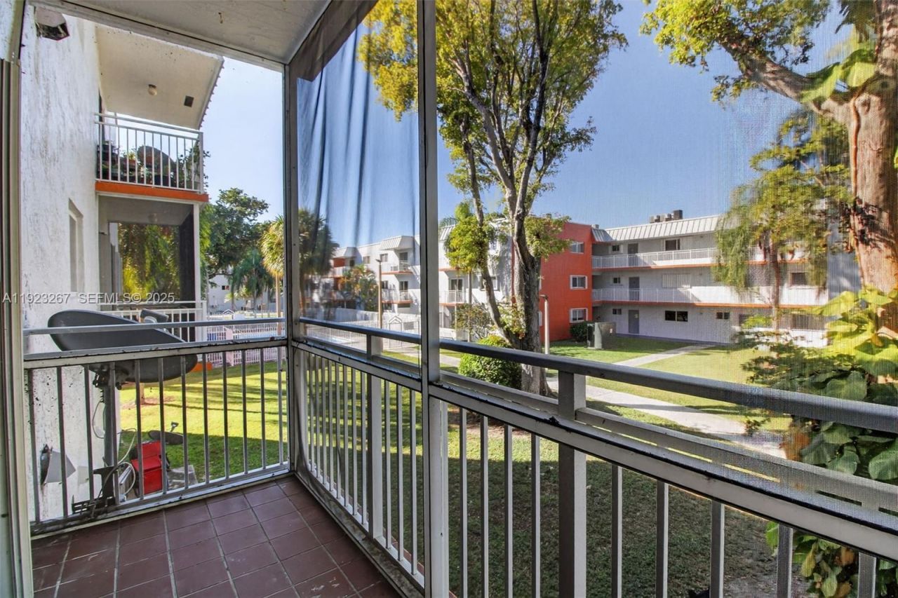 11309 SW 200th St, Unit 209-C, Miami, FL 33157 Photo