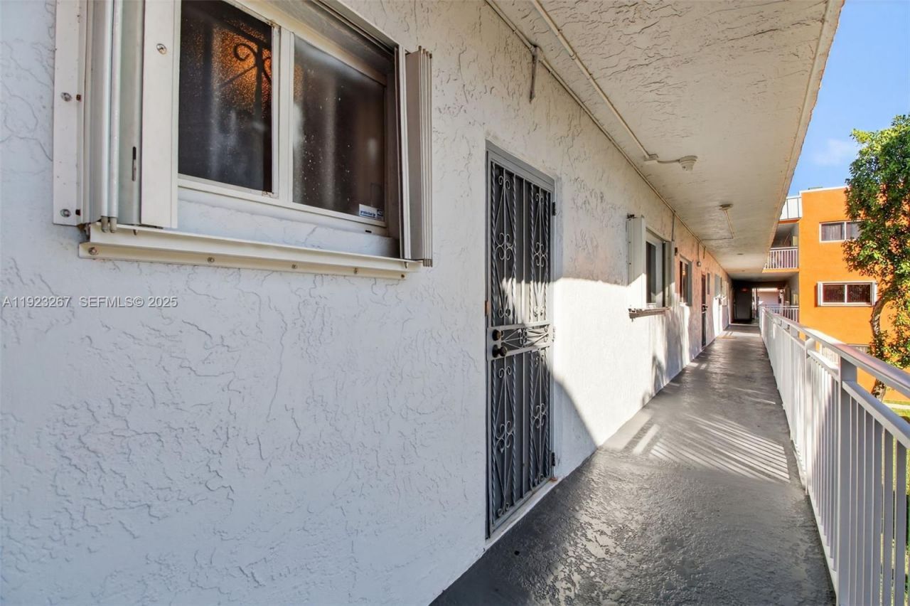 11309 SW 200th St, Unit 209-C, Miami, FL 33157 Photo