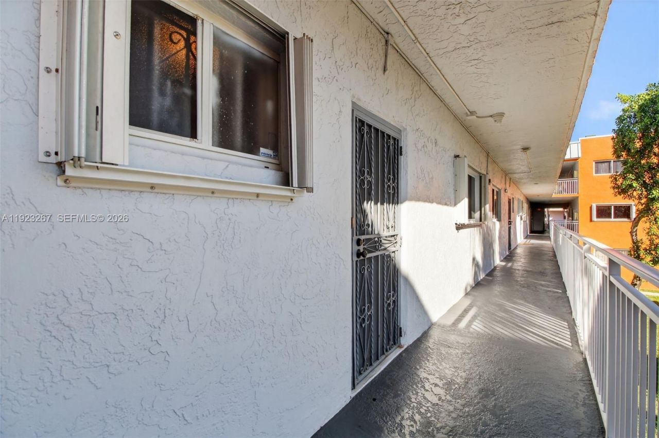 11309 SW 200th St, Unit 209-C, Miami, FL 33157 Photo