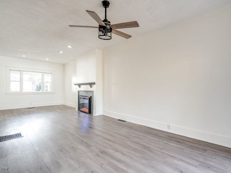 230 W 39th Street, Lorain, OH 44052 Photo 9