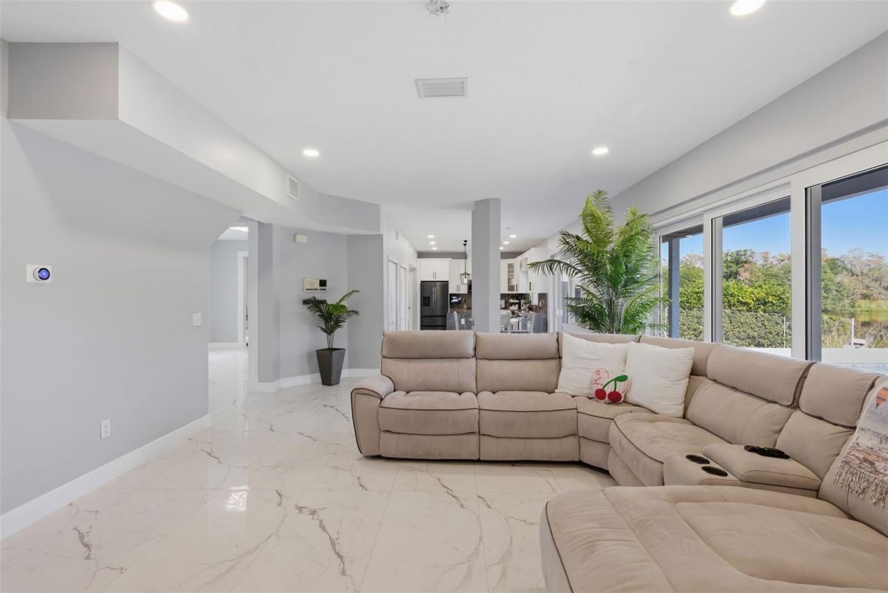 9741 Wilsky Boulevard, Tampa, FL 33615 Photo