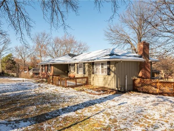 10024 W 70th Terrace, Merriam, KS 66203