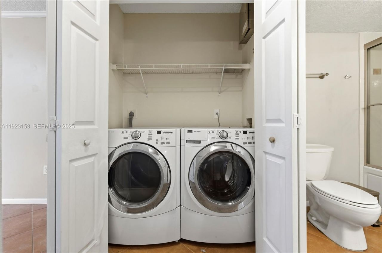 1721 Village Blvd, Unit 104, West Palm Beach, FL 33409 Photo