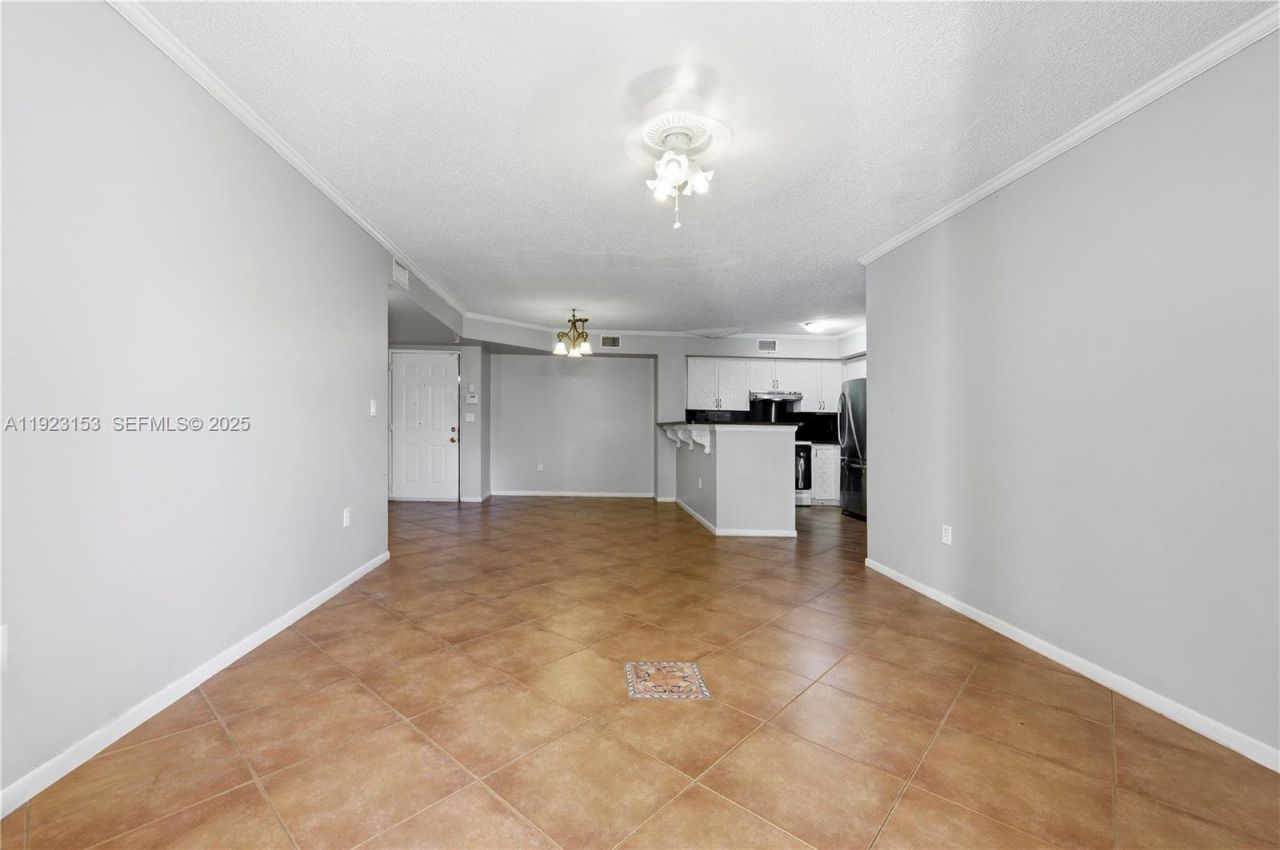 1721 Village Blvd, Unit 104, West Palm Beach, FL 33409 Photo