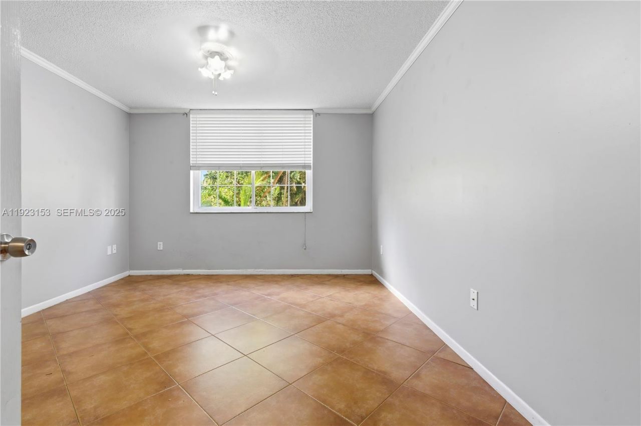 1721 Village Blvd, Unit 104, West Palm Beach, FL 33409 Photo