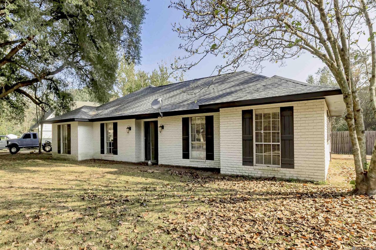 5660 Crimson Glory, Saint Francisville, LA 70775 Main Photo