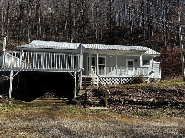 717 Deep Gap Road, Burnsville, NC 28714