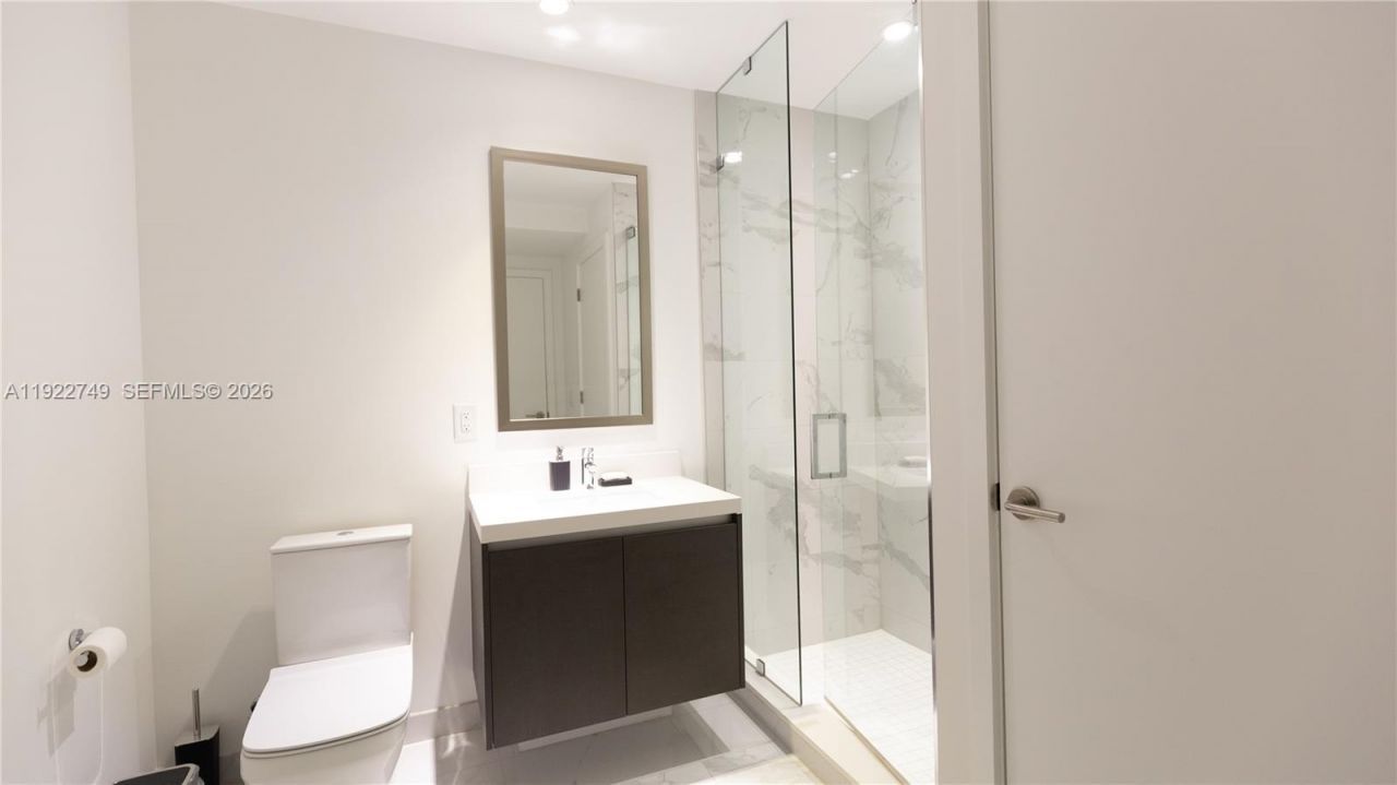 851 NE 1st Ave, Unit 3309, Miami, FL 33132 Photo