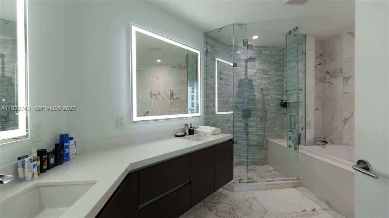 851 NE 1st Ave, Unit 3309, Miami, FL 33132 Photo