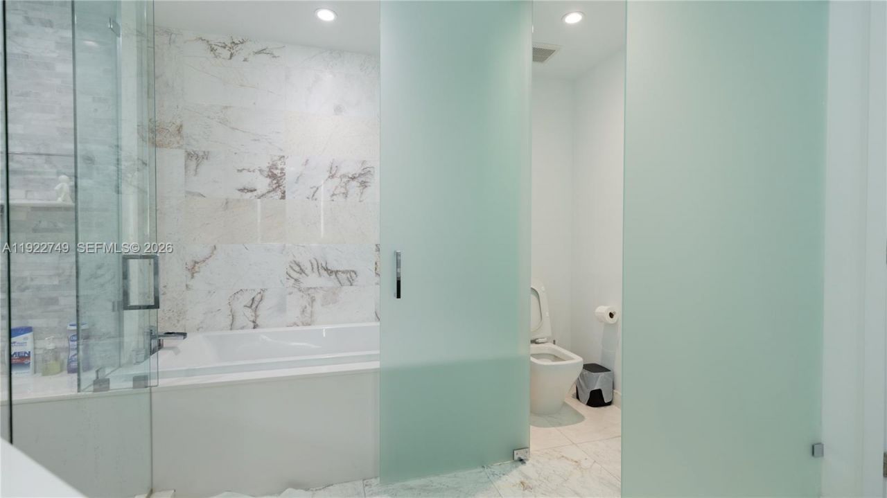 851 NE 1st Ave, Unit 3309, Miami, FL 33132 Photo