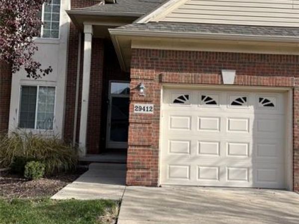 29412 Woodpark Circle, Warren, MI 48092