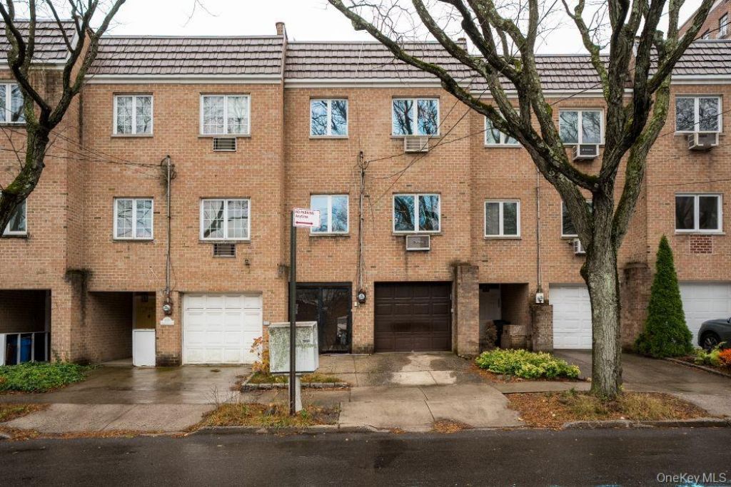 3056 Independence Avenue, Bronx, NY 10463 Main Photo