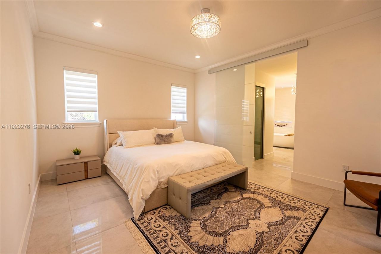 9895 NW 28th Ter, Doral, FL 33172 Photo