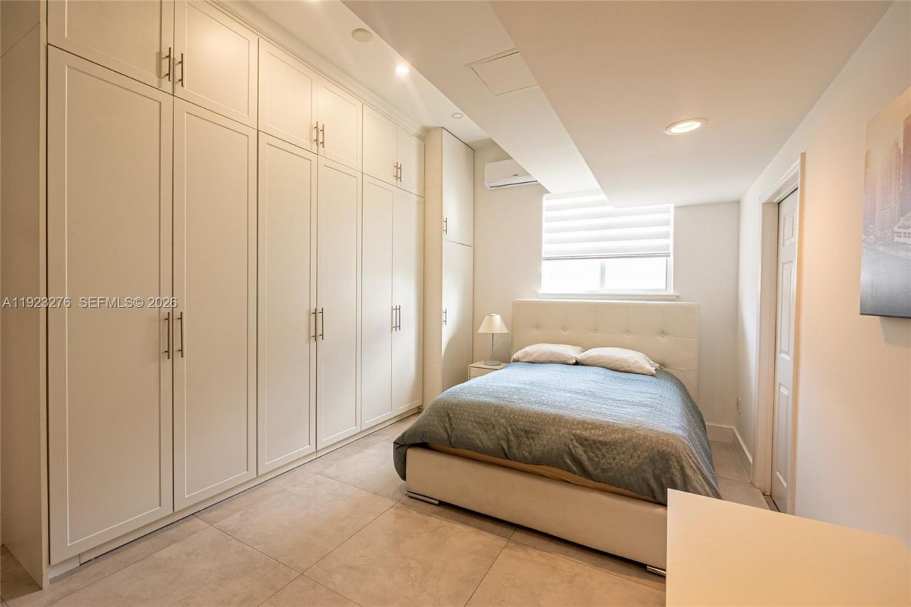 9895 NW 28th Ter, Doral, FL 33172 Photo