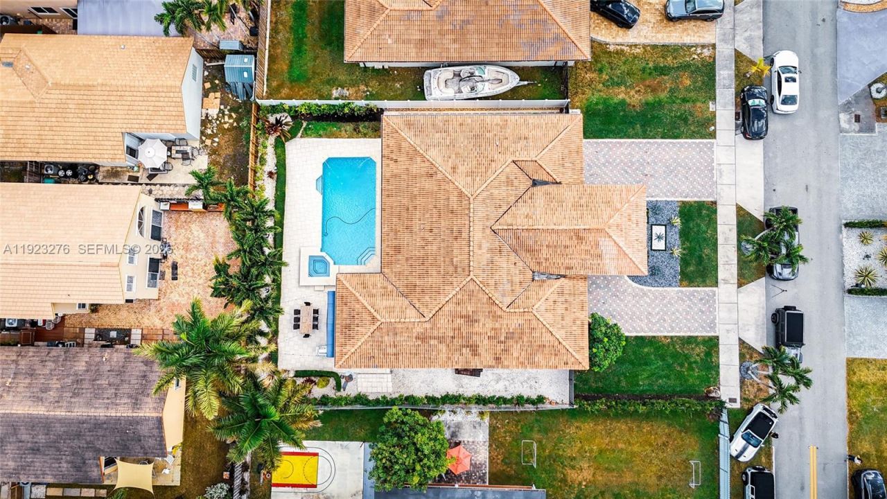 9895 NW 28th Ter, Doral, FL 33172 Photo