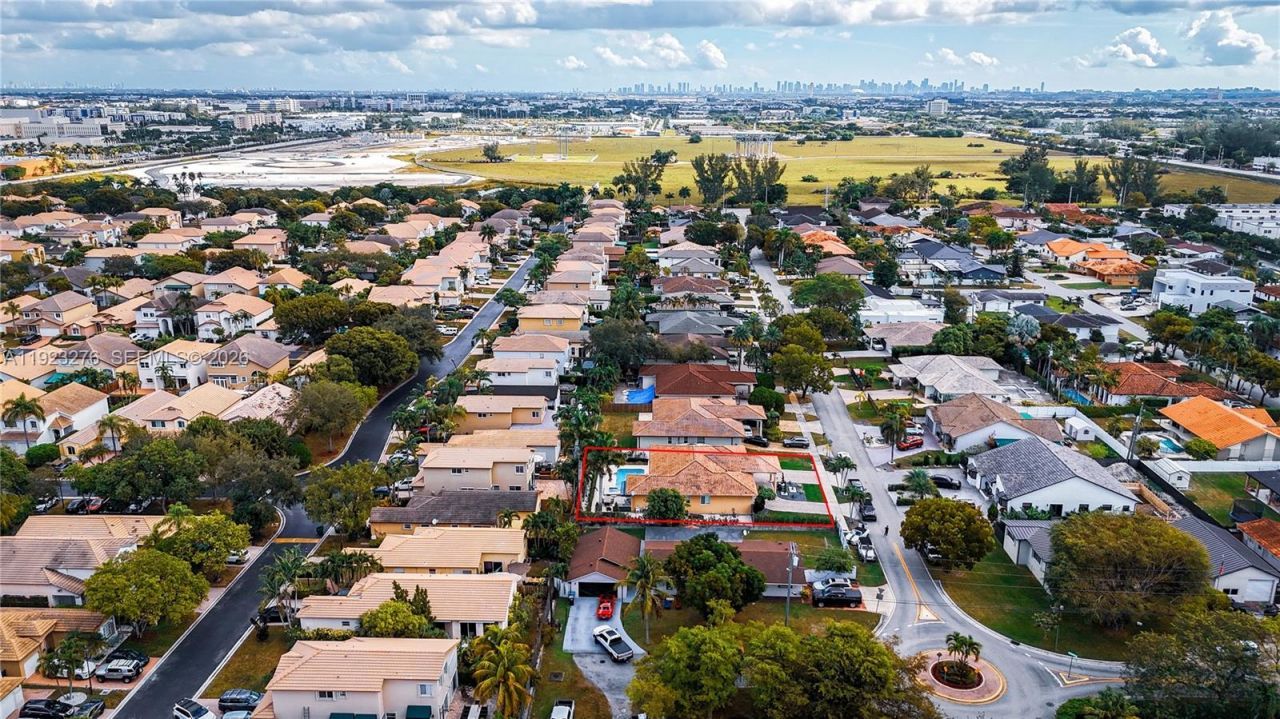 9895 NW 28th Ter, Doral, FL 33172 Photo