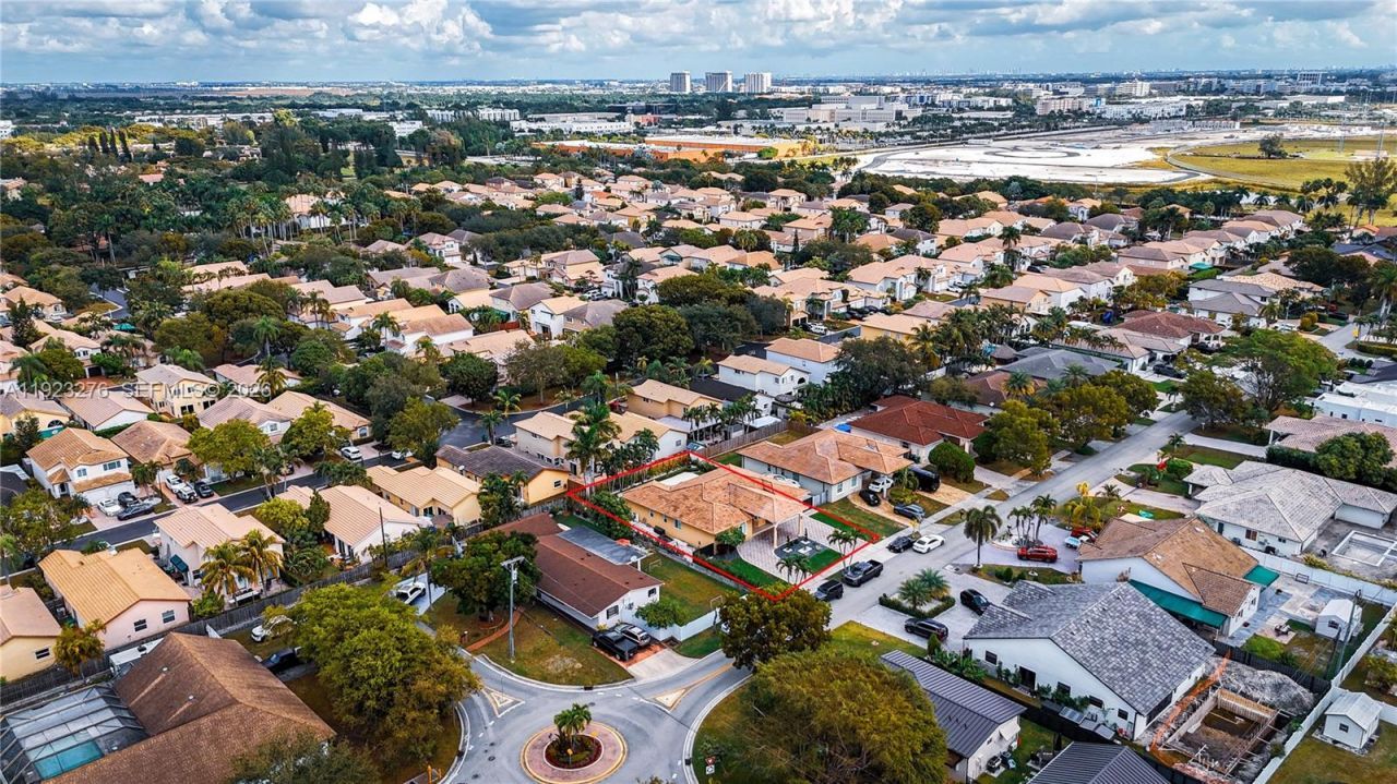 9895 NW 28th Ter, Doral, FL 33172 Photo