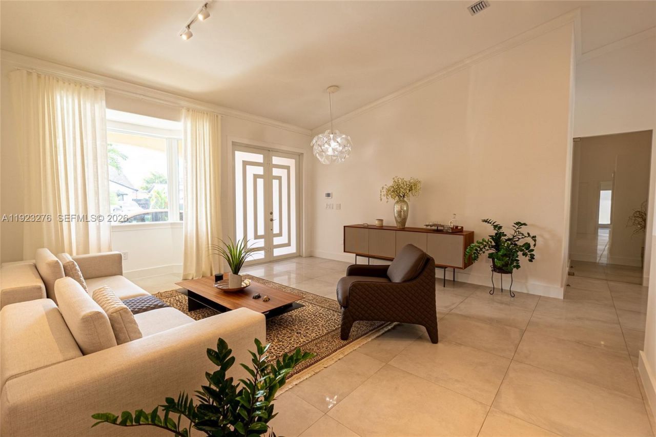 9895 NW 28th Ter, Doral, FL 33172 Photo