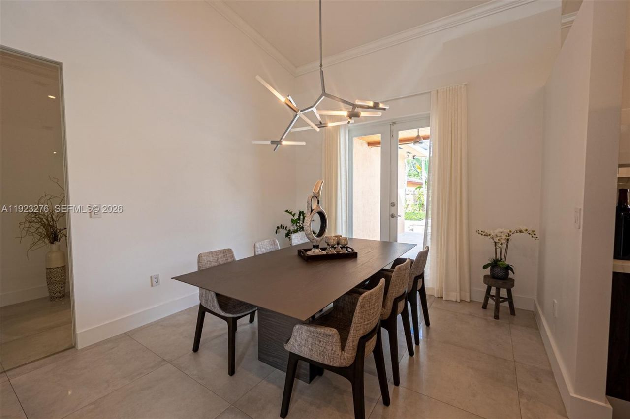 9895 NW 28th Ter, Doral, FL 33172 Photo