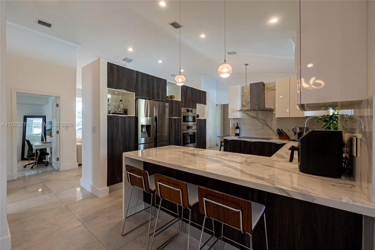 9895 NW 28th Ter, Doral, FL 33172 Photo